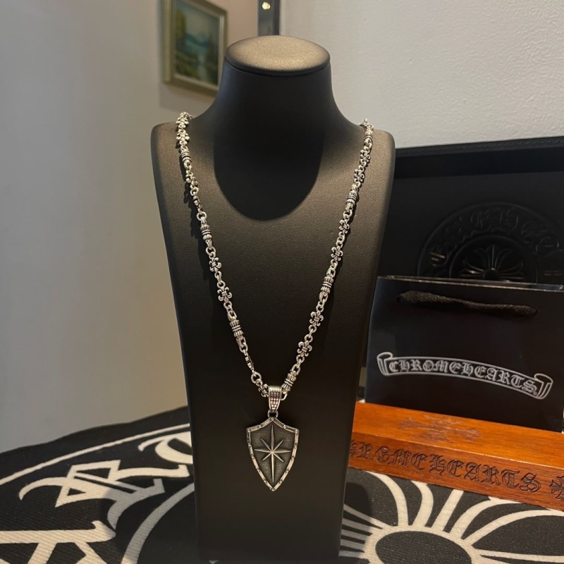 Ch**me He**ts necklaces